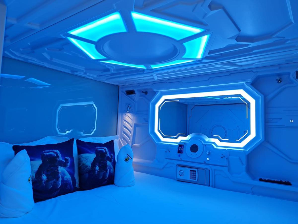Galaxy Pods Capsule Hotel Boat Quay Singapura Luaran gambar