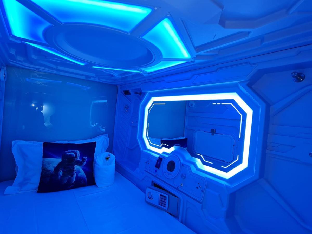 Galaxy Pods Capsule Hotel Boat Quay Singapura Luaran gambar