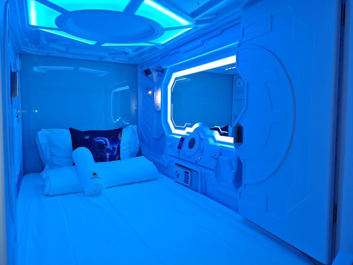 Galaxy Pods Capsule Hotel Boat Quay Singapura Luaran gambar