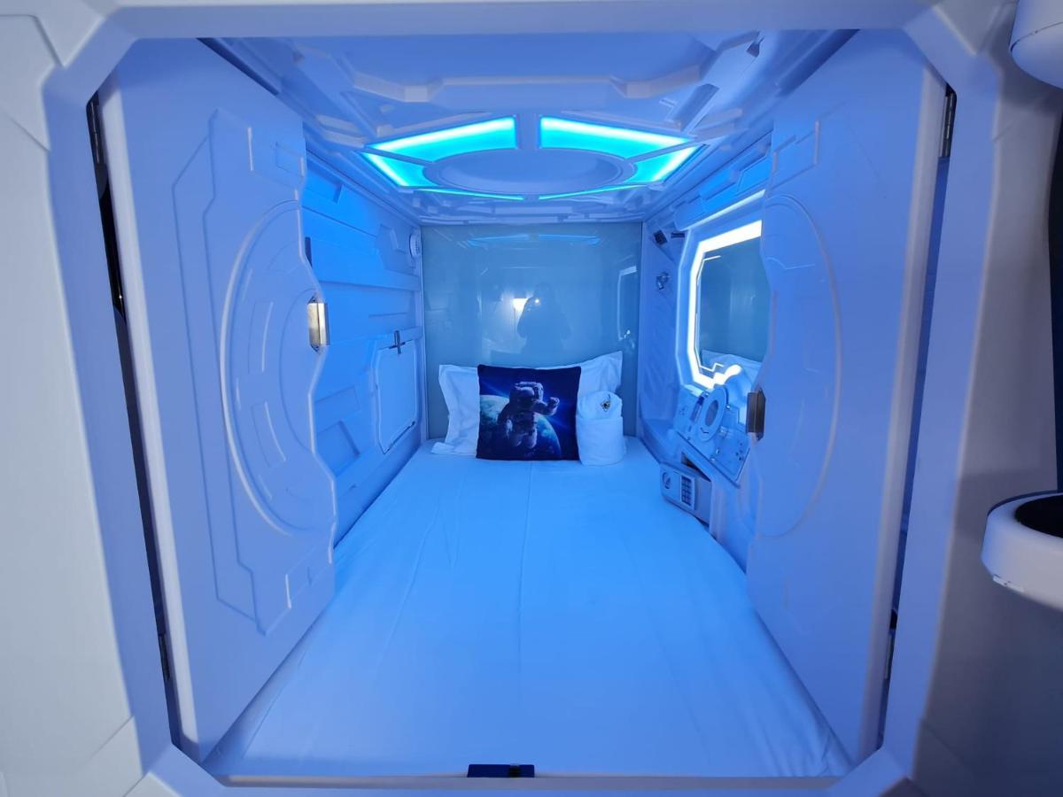 Galaxy Pods Capsule Hotel Boat Quay Singapura Luaran gambar
